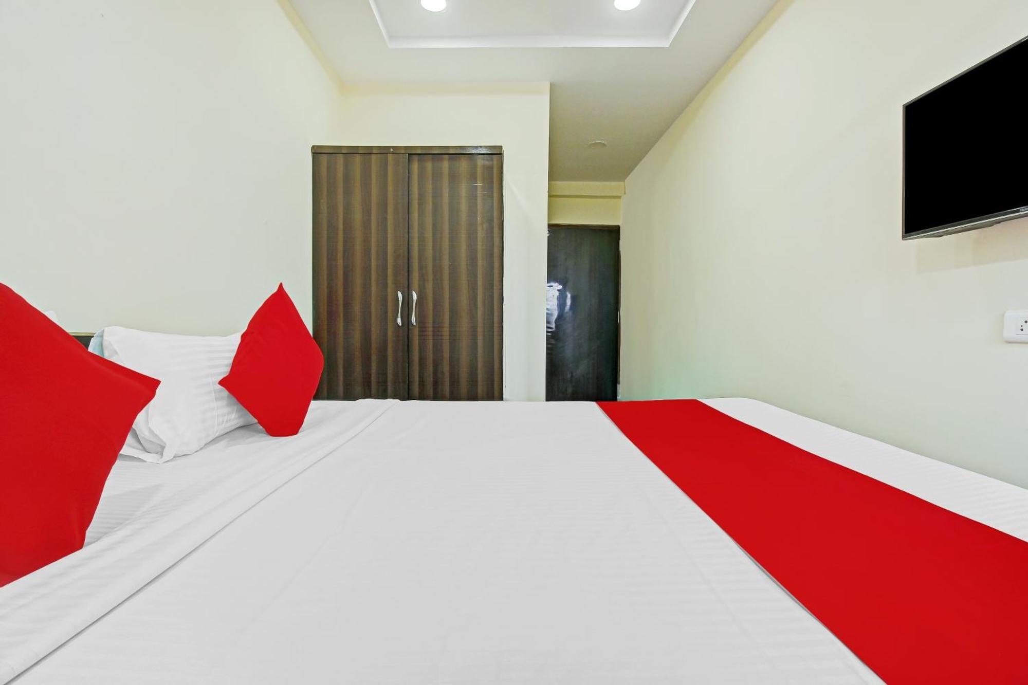 Hotel O Adhin Residency Хидерабад Екстериор снимка